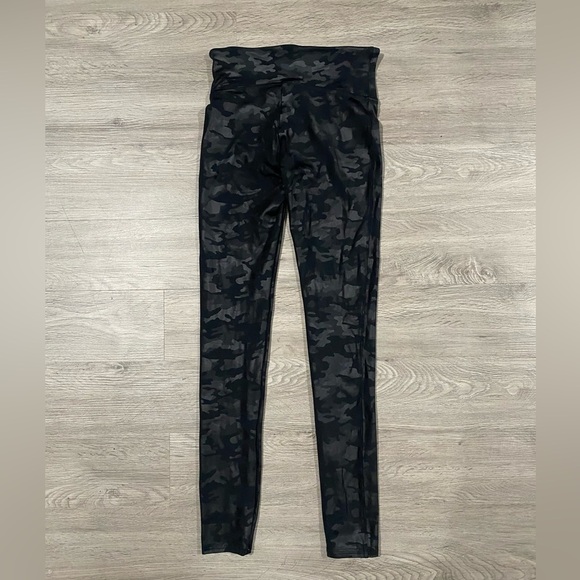 Spanx Black Camo Faux Leather Leggings - Picture 8 of 8